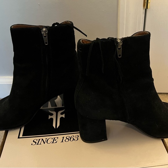 Frye Fringe Jodi Short Suede Boot - Picture 4 of 8